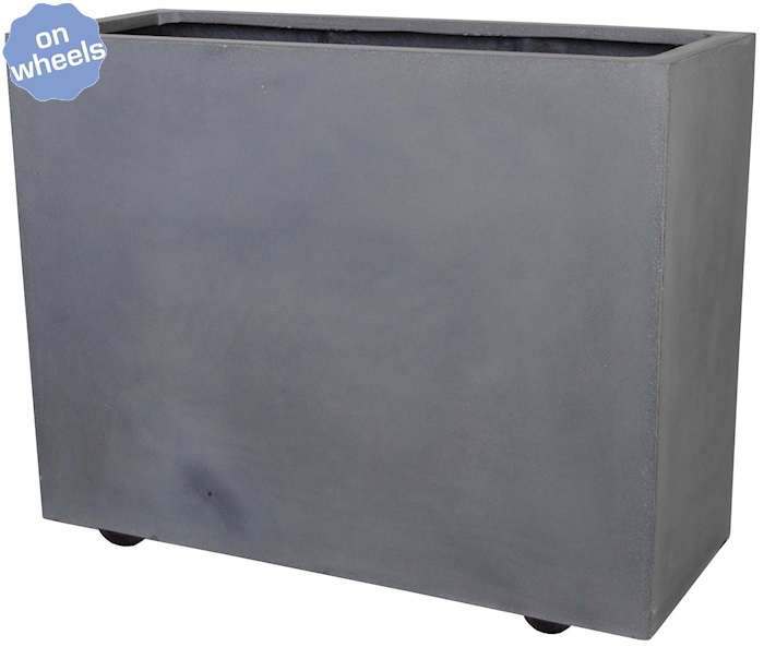 grijze plantenbak op wielen